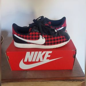 Cortez, red and black, youth size 7